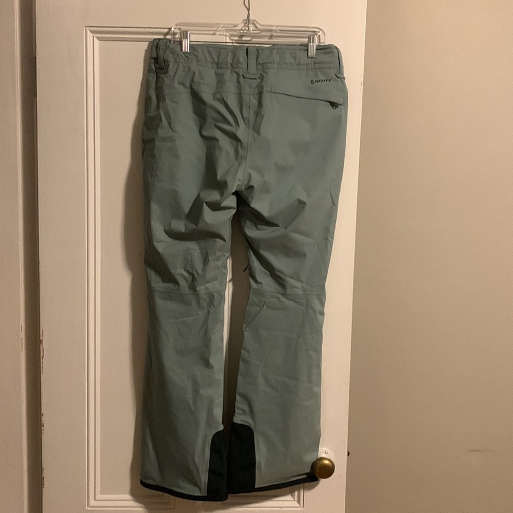Scott Snowpants - Picture 5 of 7